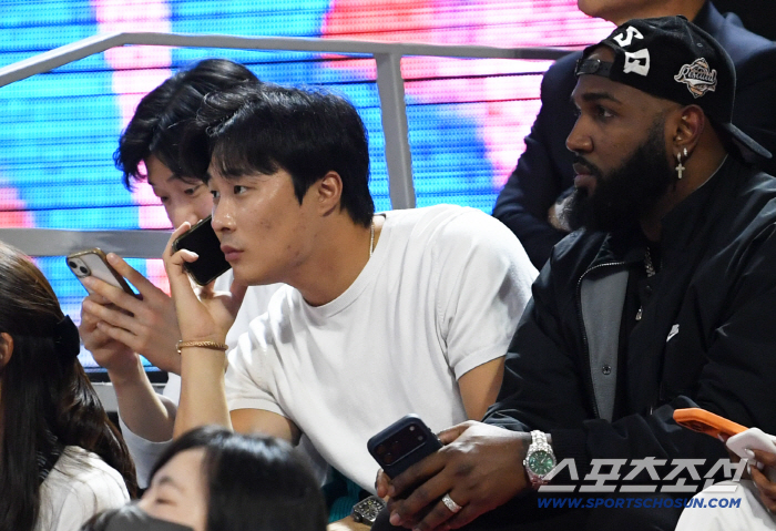  Major leaguer Kim Ha-sung Marcell Ozuna is fascinated by basketball