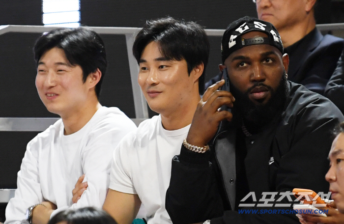  Major Leaguer Kim Ha-sung's outing to the basketball court