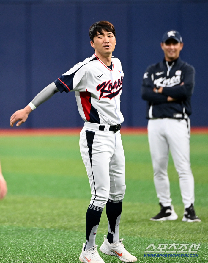  Park Hae Min warming up