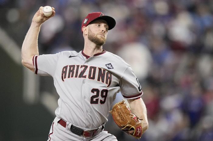 7 years and 65 wins, ERA 3.77 and only 2 years of contract? Why Kelly Is Undervalued