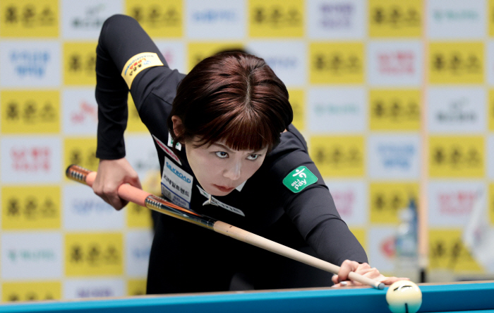 Amazing! High Run 11 points  Big twist drama LPBA next generation star Jung Soo-bin passed the round of 64 with a thrilling come-from-behind victory. The next goal is billiard empress