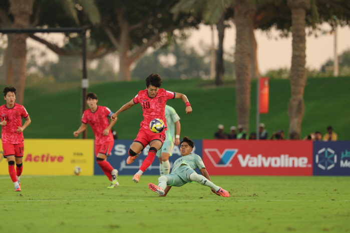 The first victory in six years! Baek Ki-tae, Mexico 21 overpowered...the death knell. A powerful departure