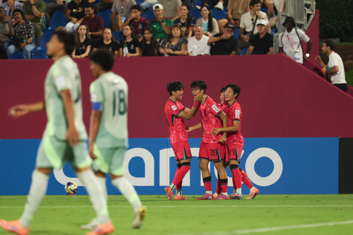 The first victory in six years! Baek Ki-tae, Mexico 21 overpowered...the death knell. A powerful departure