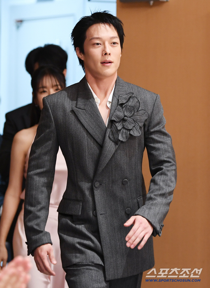 'I shouldn't have kissed.' Jang Ki-yong said, 'Gong Ji-hyuk 100% synchro ratio...'Reunited with the director?'