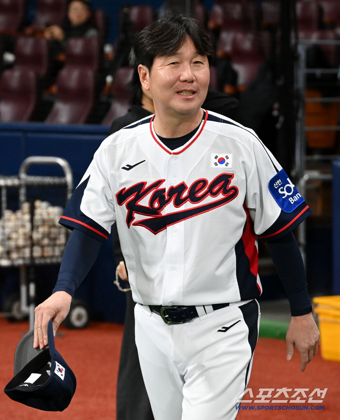 I was against sending him to the outfield. The pinch runner agent became the national team coach and was selected as the main second baseman. How far is Shin Minjae's Cinderella life