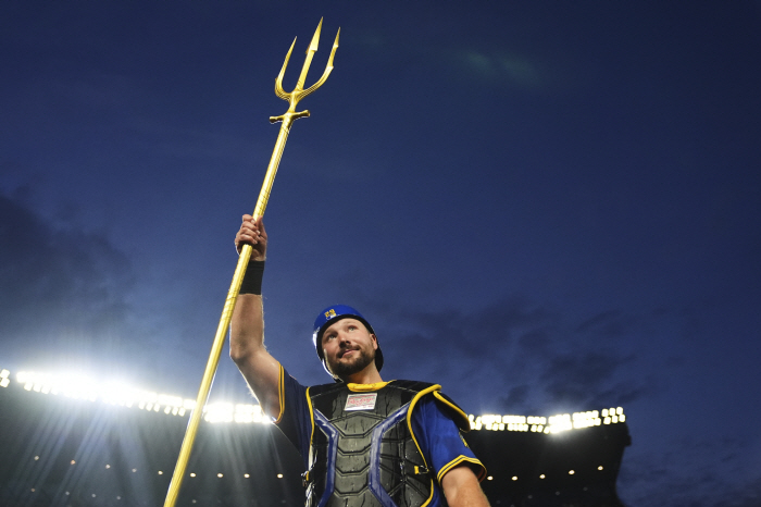 Is there a controversy over stealing 60 home runs MVP! → Jersey Yankees Premium? There's no doubt about it!