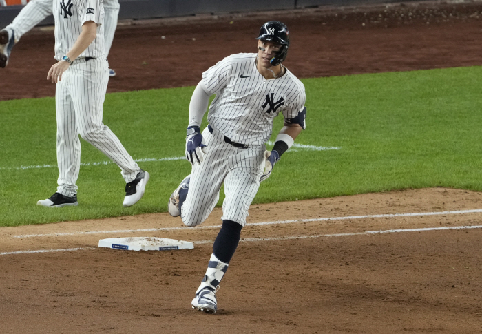 Is there a controversy over stealing 60 home runs MVP! → Jersey Yankees Premium? There's no doubt about it!