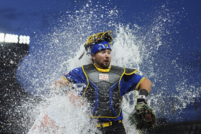 Is there a controversy over stealing 60 home runs MVP! → Jersey Yankees Premium? There's no doubt about it!