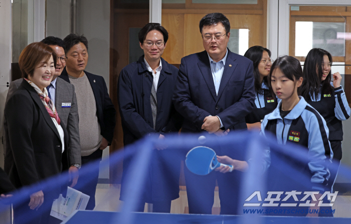 Kim Dae-hyun, Vice Minister of Culture, Sports and Tourism, Surprise Visit to Outdoor Sports Club Forming School Sports and Lifelong Exercise Habits Need Support for Sports Activities for Students' Entire Growth