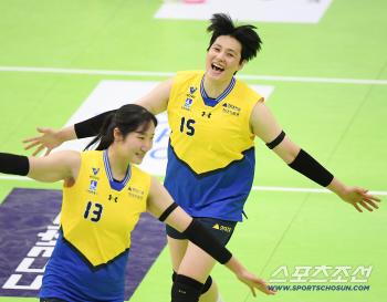 Kim Hee-jin, who slammed his former team, said, 'I'm glad I didn't retire.' Perfect revival 