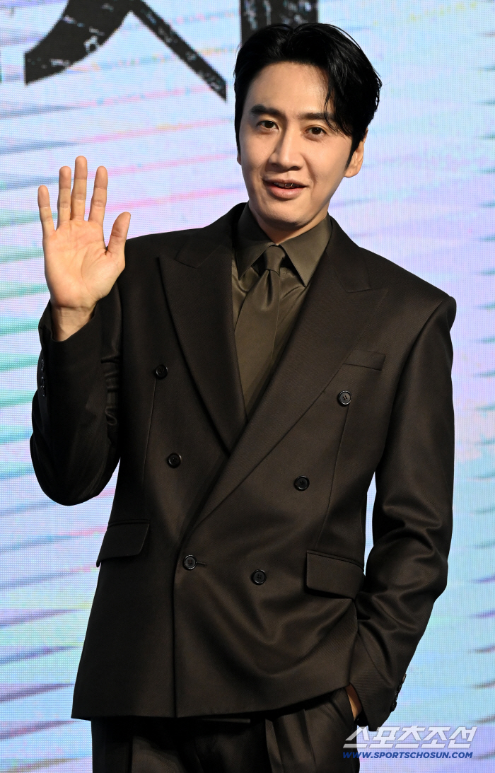 Lee Kwang-soo's form has gone up...a villain for carving