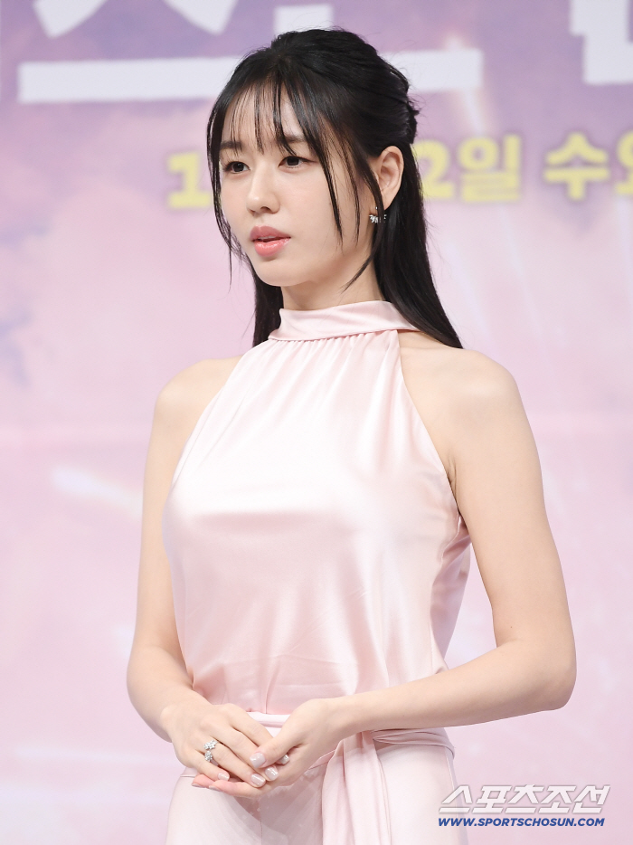  Ahn Eunjin, an attractive actor