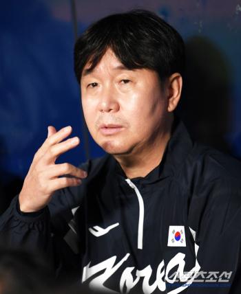  Director Ryu Ji-hyun's weight of the national flag