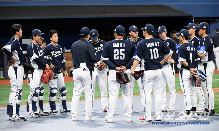  Emphasizing the importance of the national baseball team's defense