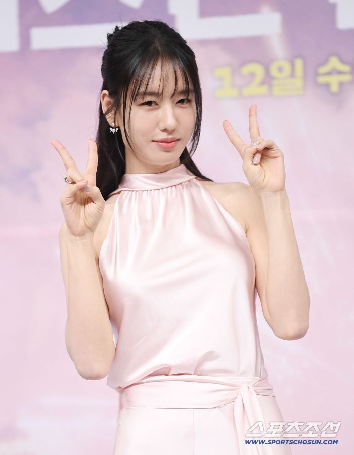  Eunjin, cute and sexy eyes