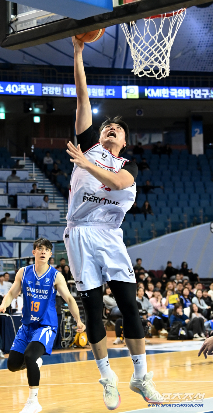  Han Seunghee, it's a chance to score!