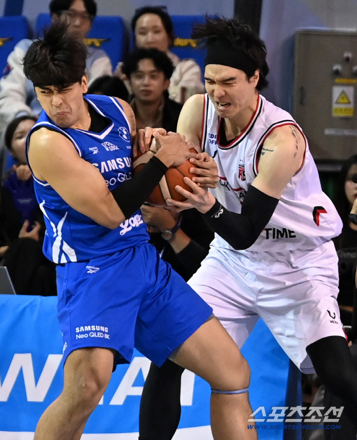  Kim Jong Kyu gutang, it's my ball!