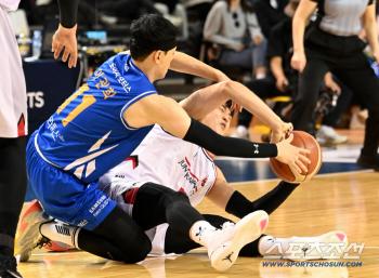  Lee Kwanhee and Byun Junhyung, give me the ball!