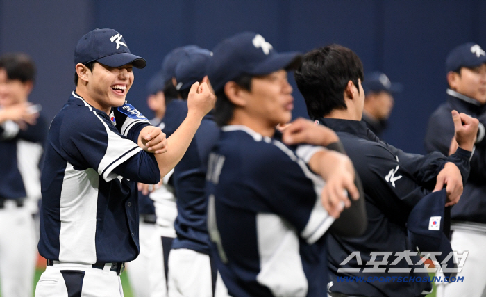  Moon Dongjoo, Wontaein, gum up