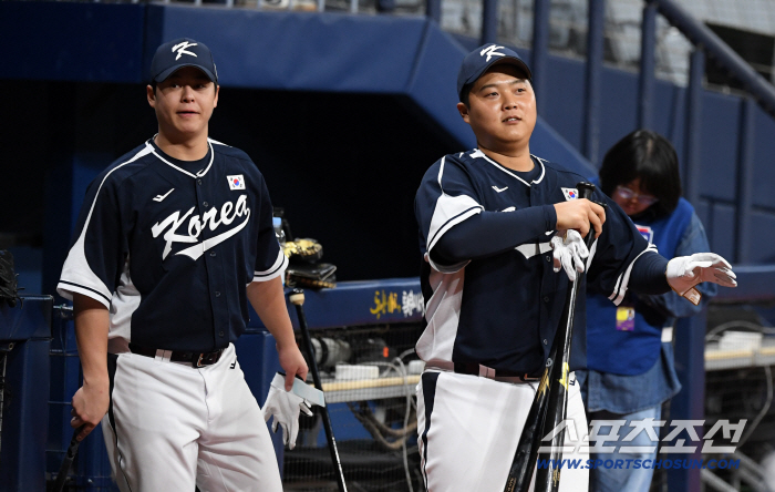  Roh Sihwan and Donghee joined the national team