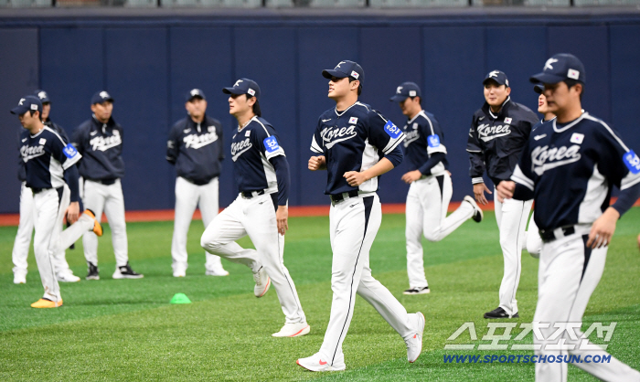  South Korea's national baseball team trains ahead of the Czech Republic warm-up match