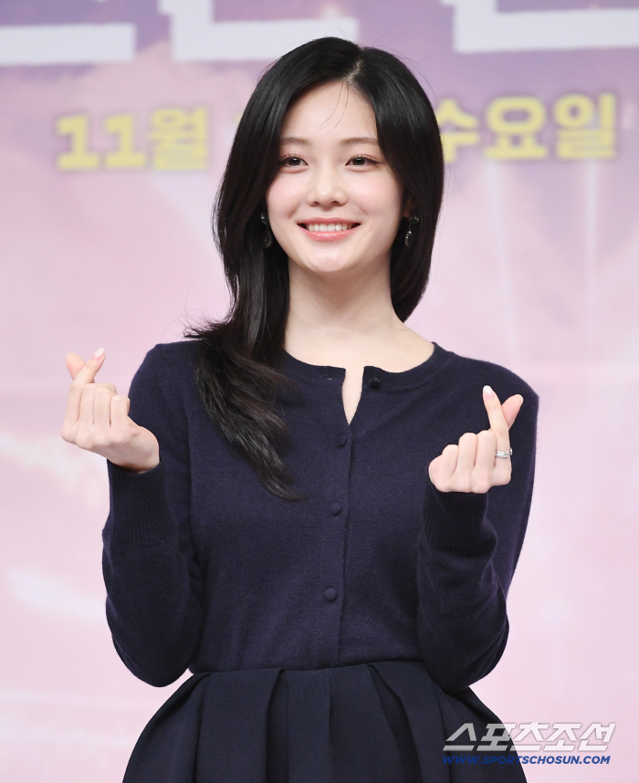  Woodabi, mysterious smile