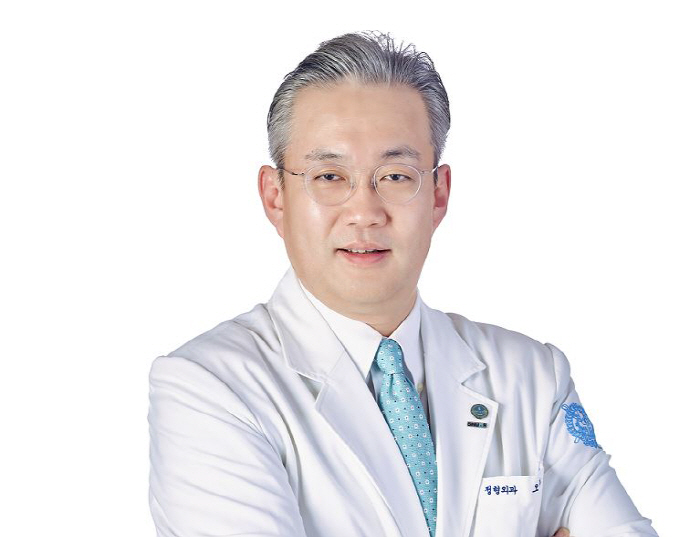 Professor Oh Joo-han of Bundang Seoul National University Hospital inaugurated as Chairman of the Korean Orthopedic Society...expansion of academic exchanges