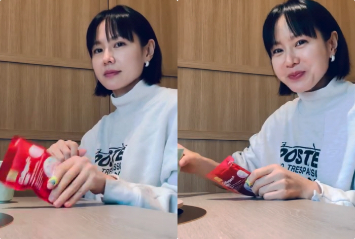 Son Yejin, you had short hair and just like you were when you were a baby..The smile with eyes  the beauty doesn't change