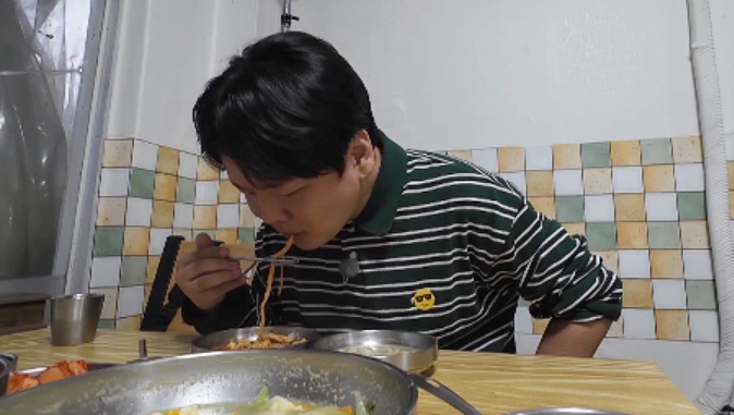 Was it always this popular…An emotional reunion with a girl fan in Asan, Chungcheongnam-do (Jeon Hyun-moo Plan 3)