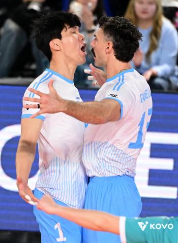 What's the point of Triple Crown.. Samsung Fire & Marine Insurance failed to hold on to the fourth set and lost 13! It is on the verge of falling to the bottom with two consecutive losses