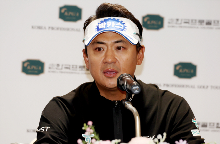 21 years on the tour, 13 wins in total, veteran Bacchus-hyung has a feeling of winning. It's narrow and short. To me...