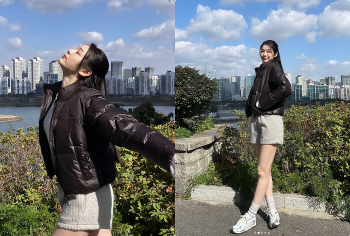 35-year-old Kim Yu-na looks like a college student with a half-up tie..♥ I like rainforest, too