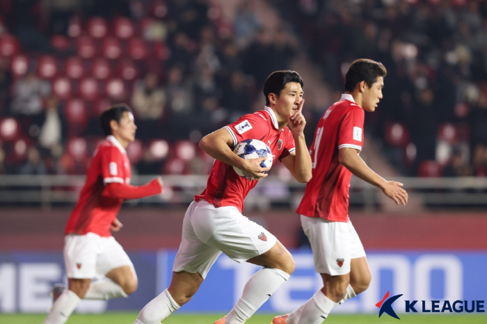  Cho Sang-hyuk's 87th minute equalizer  Auverdan injury survived Pohang, Singapore's Tampa Bay, and 11 sweat...K League 4 Team All Winless Humiliating