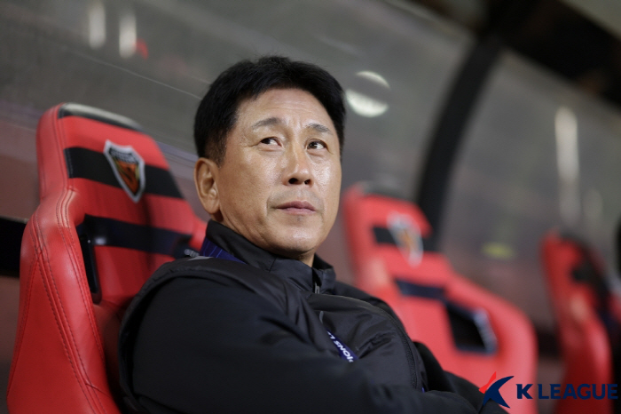  Cho Sang-hyuk's 87th minute equalizer  Auverdan injury survived Pohang, Singapore's Tampa Bay, and 11 sweat...K League 4 Team All Winless Humiliating
