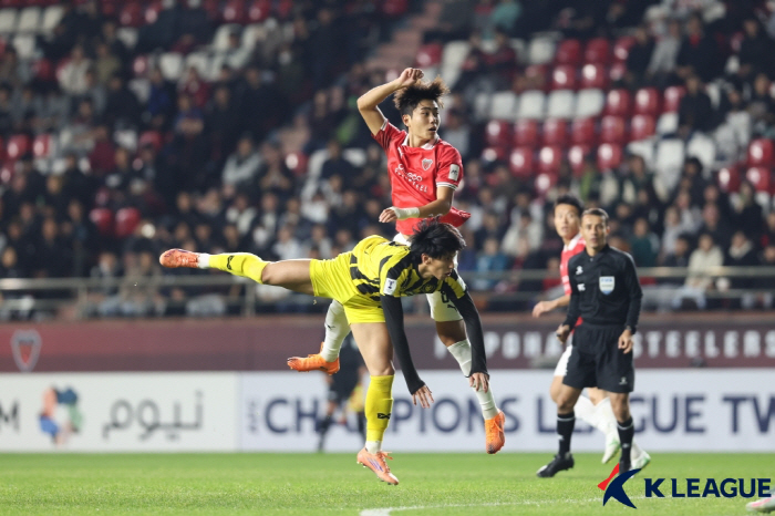  Cho Sang-hyuk's 87th minute equalizer  Auverdan injury survived Pohang, Singapore's Tampa Bay, and 11 sweat...K League 4 Team All Winless Humiliating