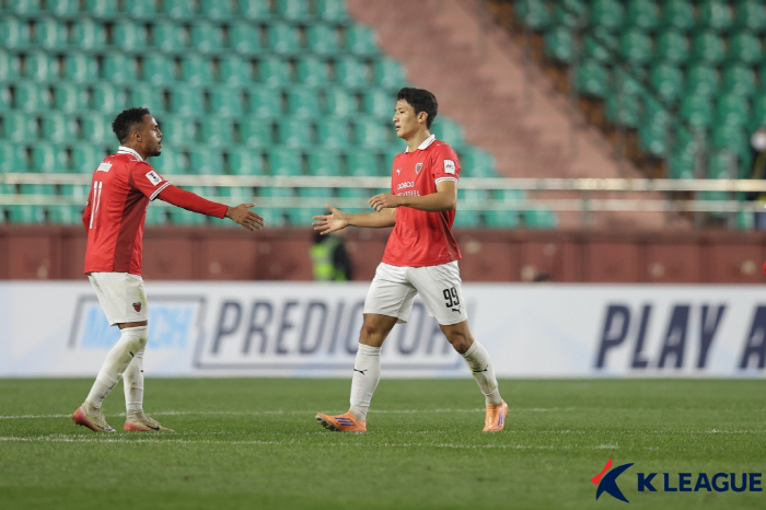  Cho Sang-hyuk's 87th minute equalizer  Auverdan injury survived Pohang, Singapore's Tampa Bay, and 11 sweat...K League 4 Team All Winless Humiliating