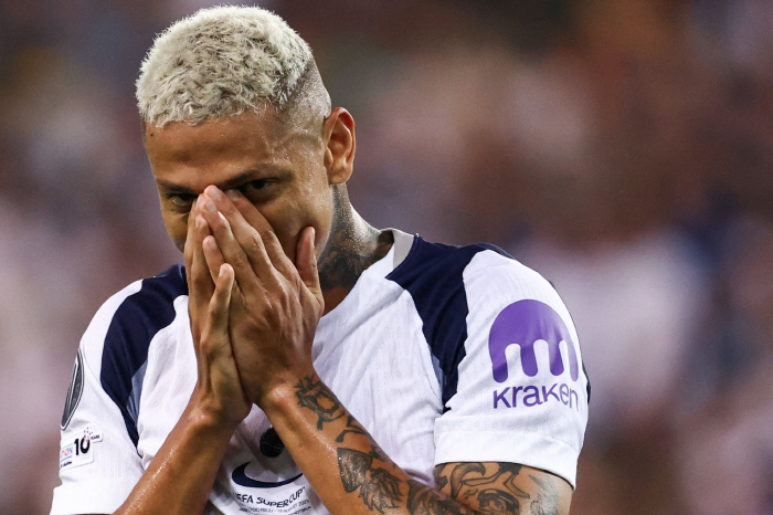 For now, Son Heung-min, who is a big fan of the curse, got a chance to rebound in the second half. Tottenham prefers summer sale to January