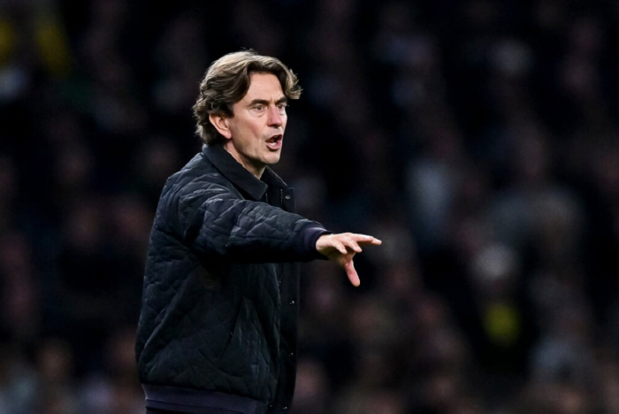 For now, Son Heung-min, who is a big fan of the curse, got a chance to rebound in the second half. Tottenham prefers summer sale to January