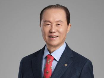 Honorary Chairman of the Korea Hospital Association Kim Kwang-tae Wins International Hospital Federation Achievement Award