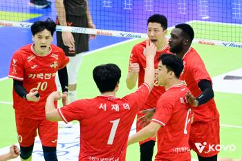 I felt dizzy even after catching the first and second sets...Still, Benon's fire! Korea Electric Power Corporation wins 2 consecutive games after catching OK Savings Bank 