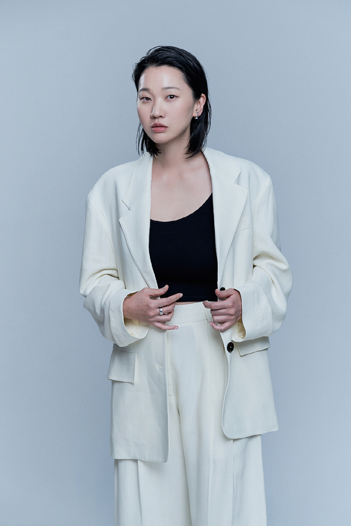 The good girl, Buscemi, Jang Yoon-joo, acting as a bad girl, without realizing it..It's scary even to me