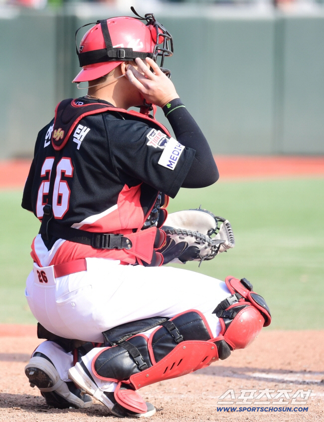 It is better than the 97.5 million won trade in compensation, which could be an unexpected surprise for a C-class catcher