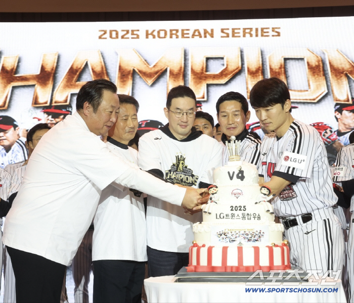 Kim Hyun-soo became the second Rolex Man. Chairman Koo Kwang-mo's Rolex Watch LG Tradition