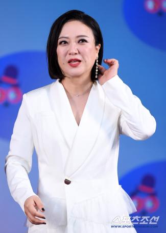 Kim Sook Admits Her Huge Property 10 Billion Rumors Song Eun-eun Has More Money to Donate