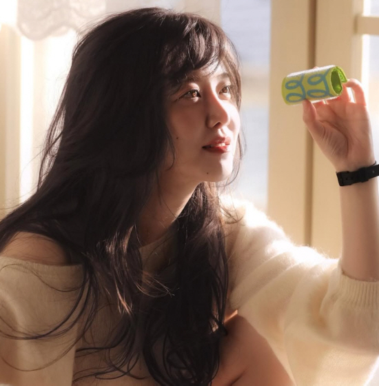 Koo Hye-sun Patents Self-Developed Hair Rolls and Storm Diets 'Multipurpose'