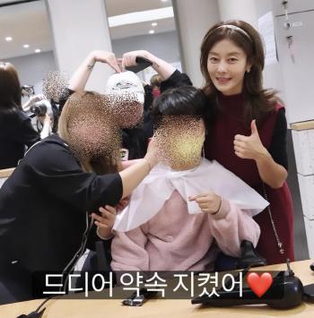 Lee Ji-hyun, who became a big hit as a hairdresser, waited more than a year for a VVIP guest, and I almost cried