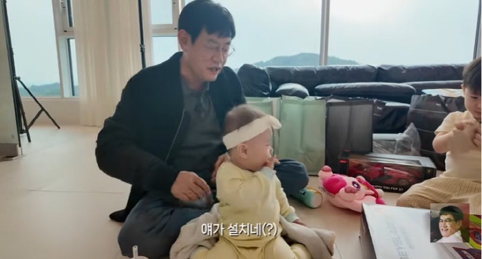 Lee Kyung-kyu has a grandchild after 30 years of marriage Daughter Yerim needs to give birth to a baby quickly. (God Kyungkyu)