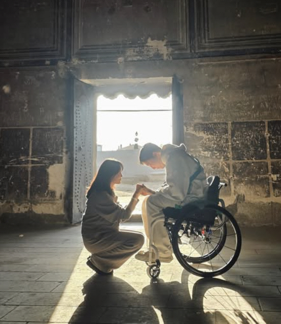 Paraplegic Park Wei, ♥ Song Ji-eun left for Turkey holding handsa special journey