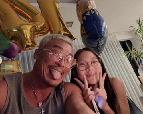 I can't believe Superstar Sarang has grown this much already...Yano Shiho ♥ Happy 14th birthday to Choo Sung Hoon's daughter