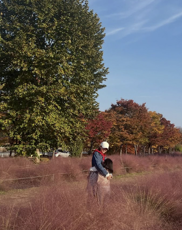 Cho Yoon-hee's daughter, 8-year-old Roa, Lee Dong-gun, is the same..He's tall and perfect